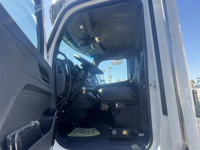 2026 Peterbilt 548 in Fontana, CA — photo 31