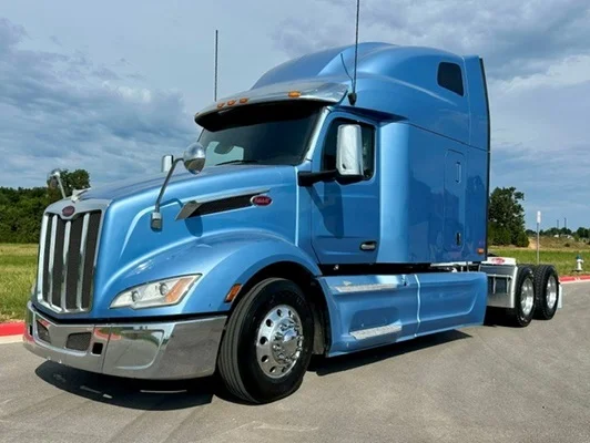 2023 Peterbilt 579 in Springdale, AR — photo 2