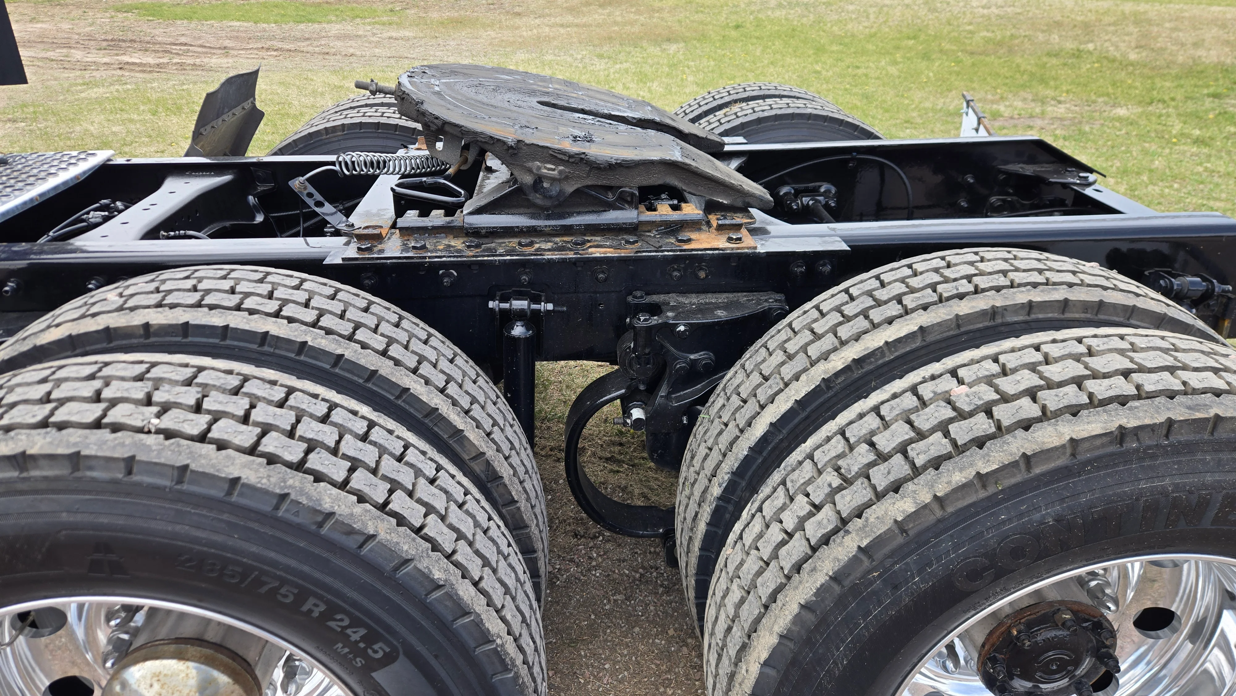 2023 Kenworth T880 - image 3