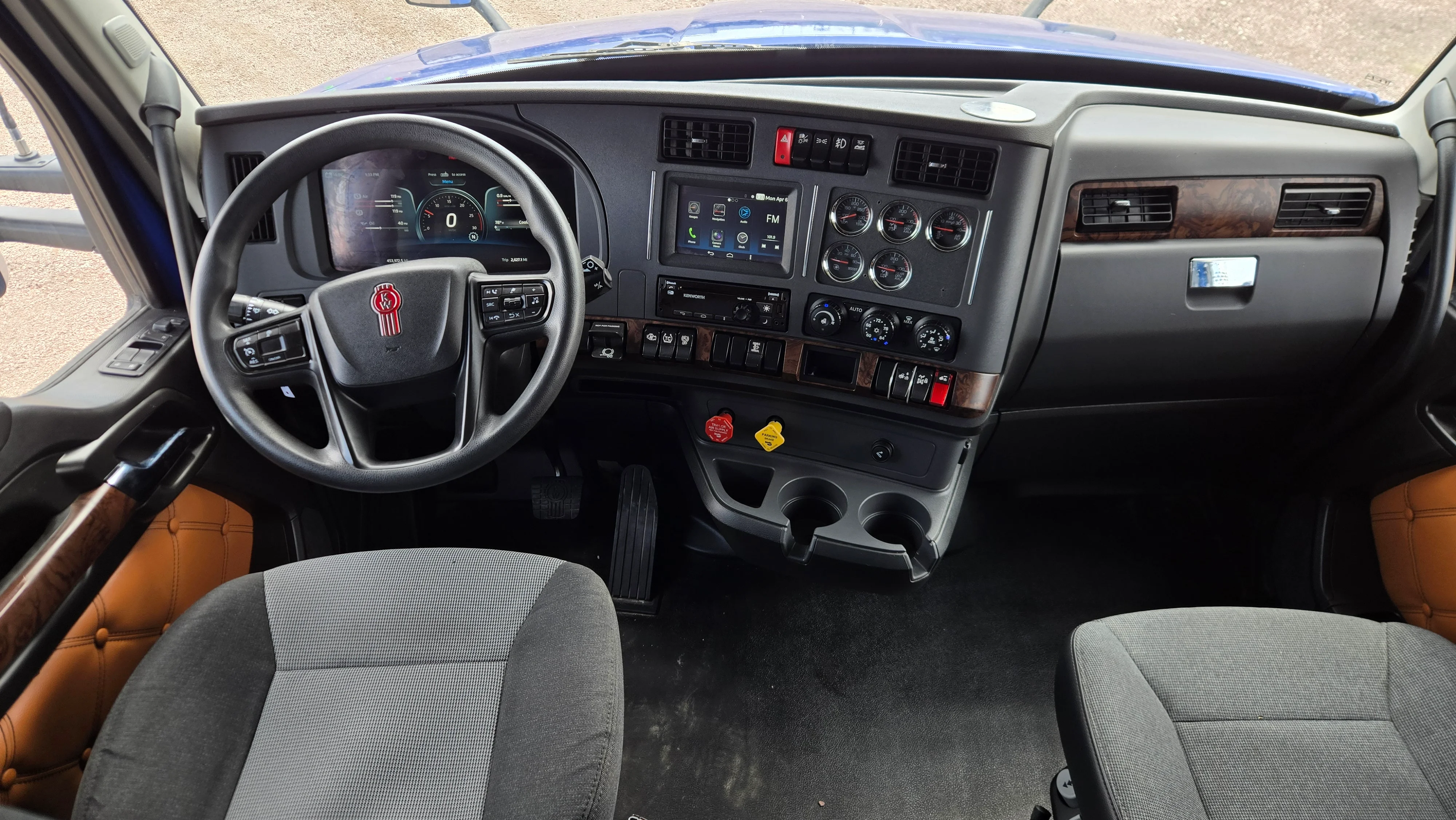 2023 Kenworth T880 in Gretna, NE — photo 8
