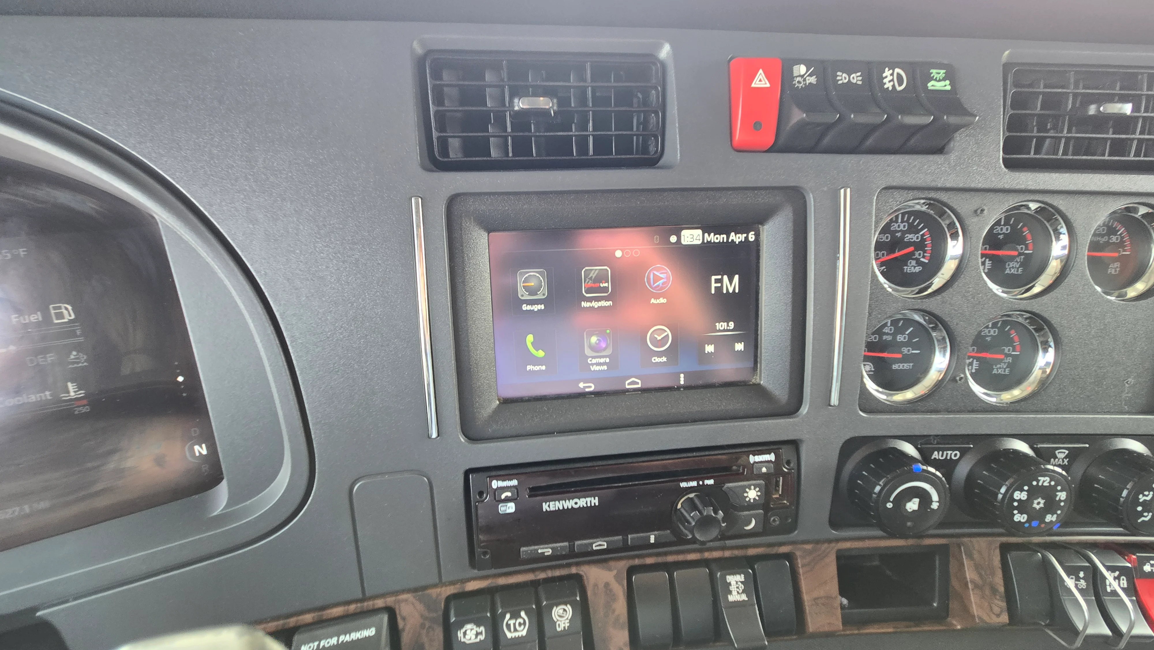 2023 Kenworth T880 in Gretna, NE — photo 14