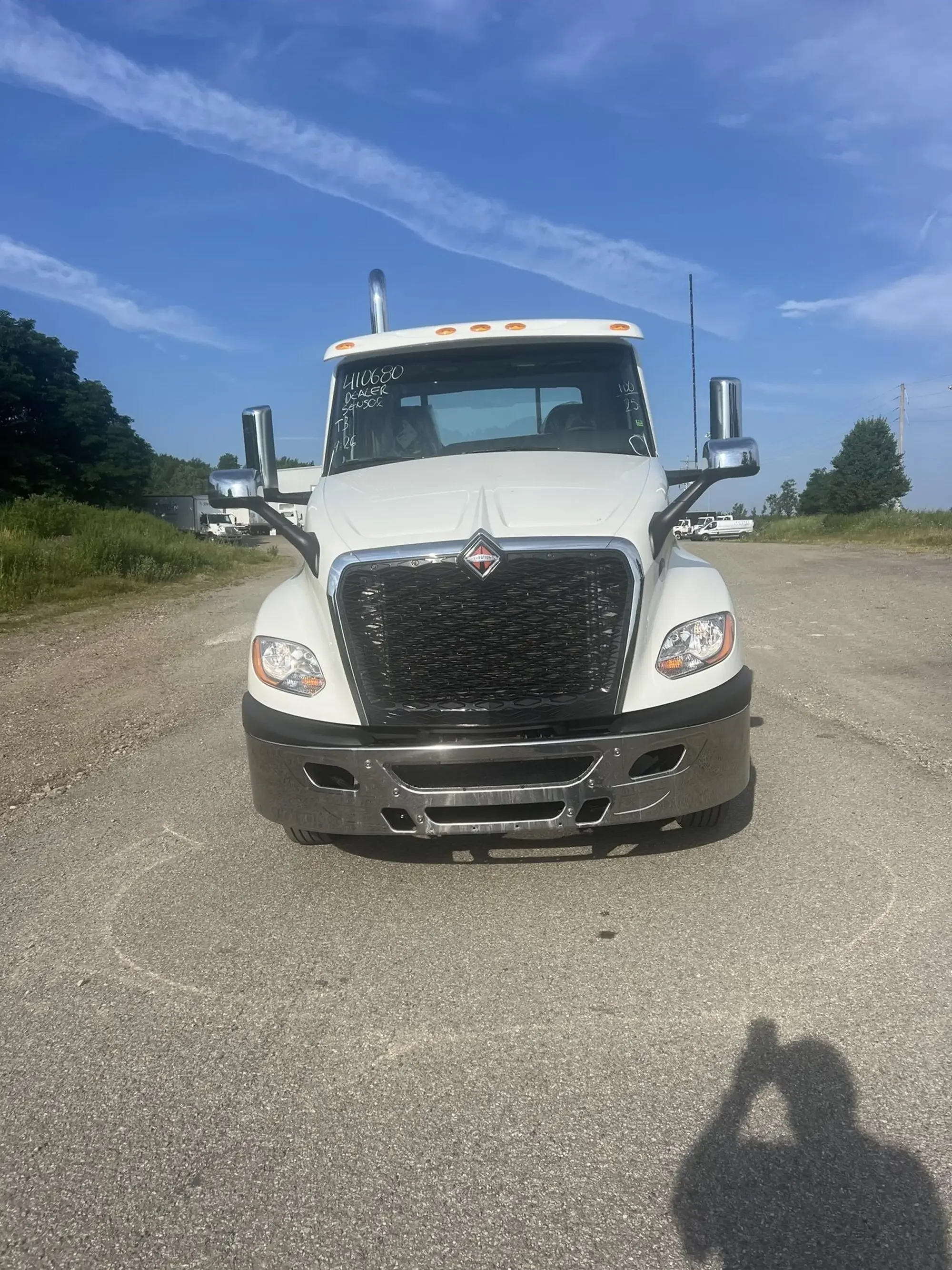 2025 International LT - image 4