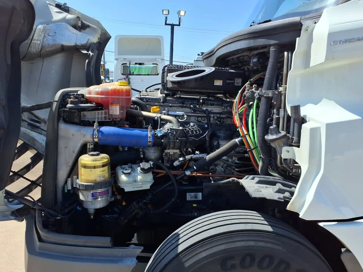 2023 Freightliner Cascadia in Dallas, TX — photo 9