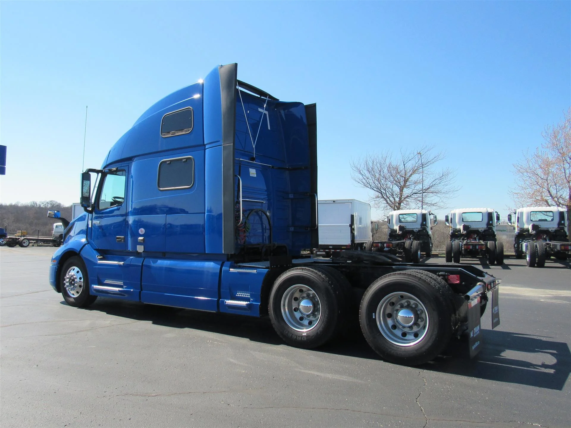2024 Volvo VNL 860 - image 4
