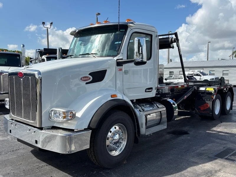 2025 Peterbilt 567 in Doral, FL — photo 2