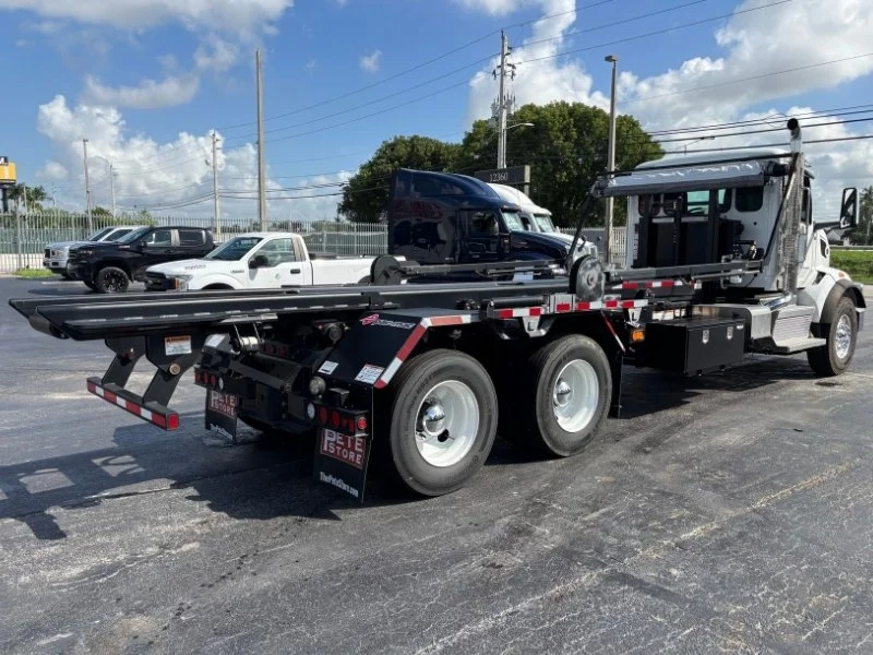 2025 Peterbilt 567 in Doral, FL — photo 13