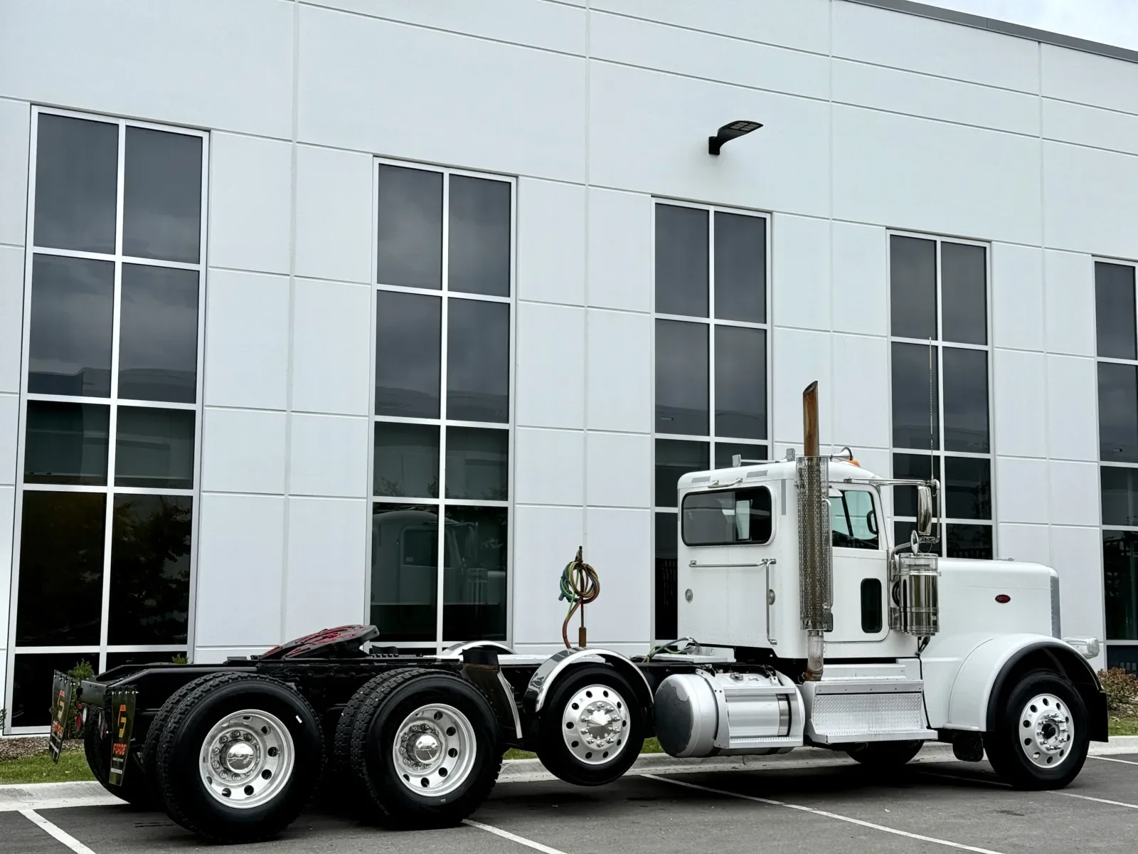 2020 Peterbilt 389 in New Lenox, IL — photo 5