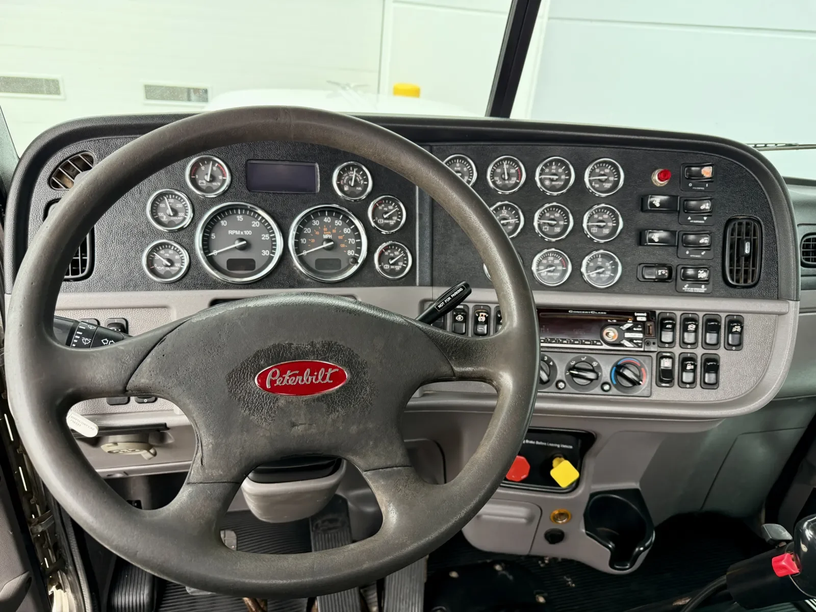 2020 Peterbilt 389 in New Lenox, IL — photo 16