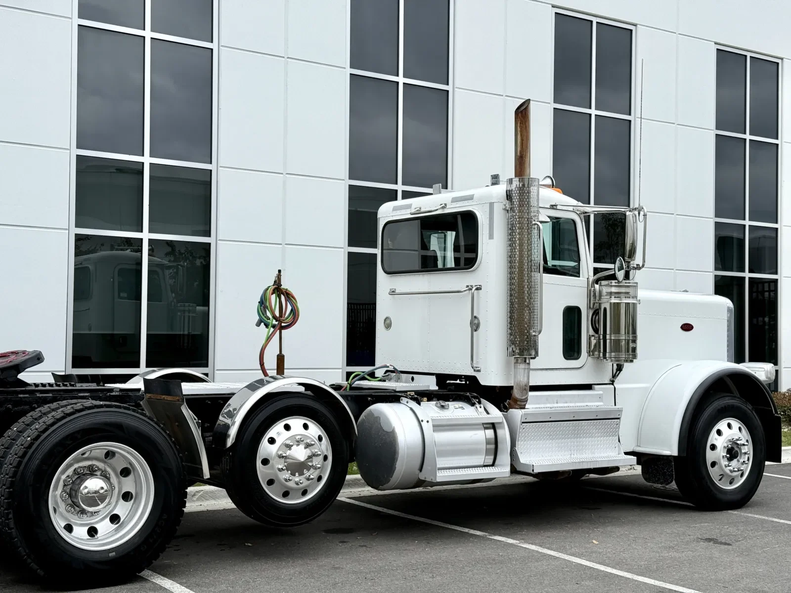 2020 Peterbilt 389 - image 7