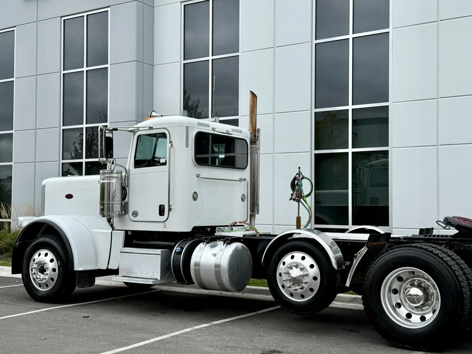 2020 Peterbilt 389 in New Lenox, IL — photo 8