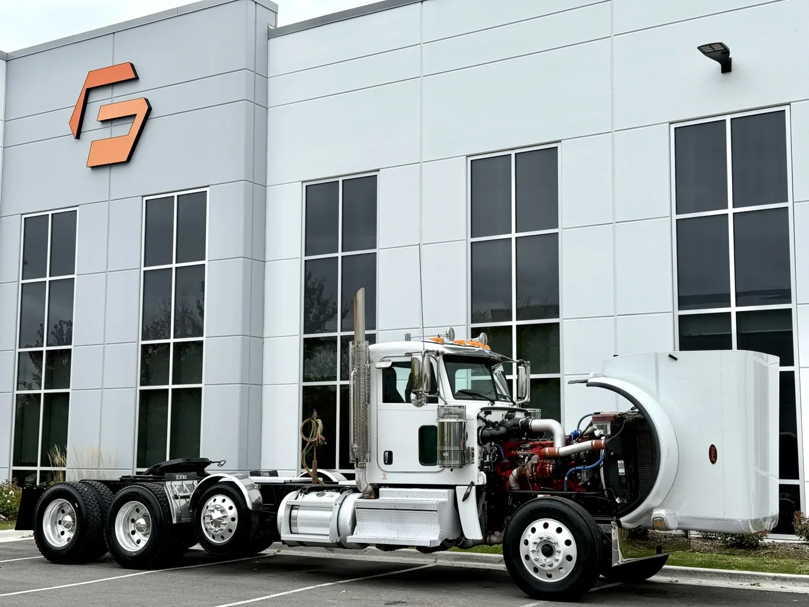 2020 Peterbilt 389 in New Lenox, IL — photo 9