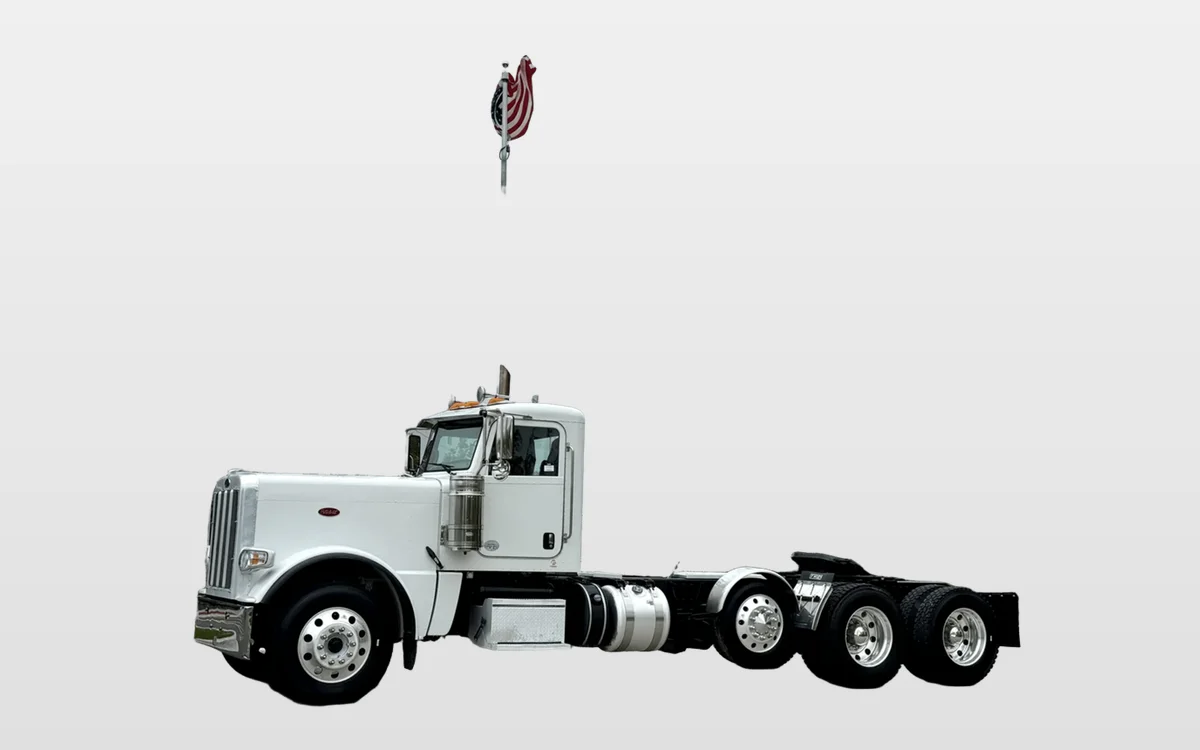 2020 Peterbilt 389 - image 1