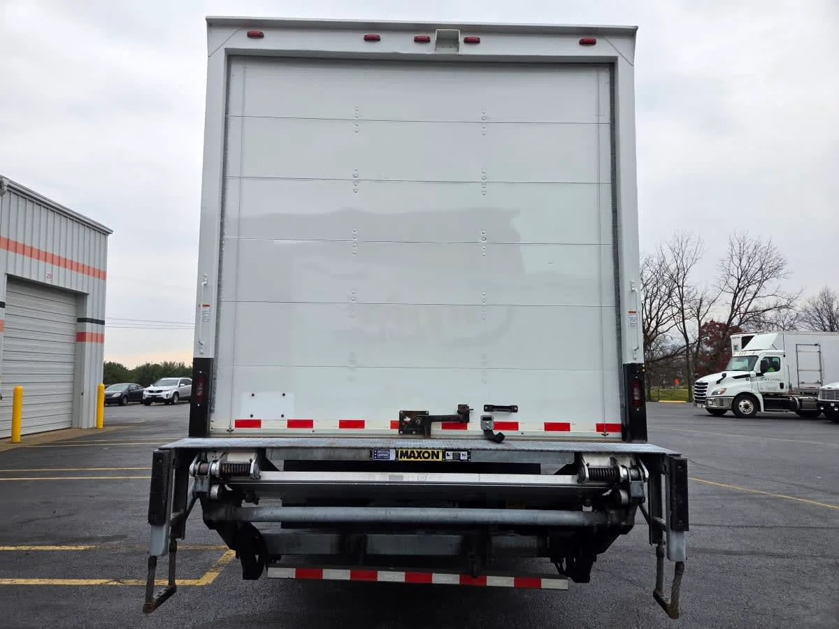 2020 Freightliner M2 106 - image 5