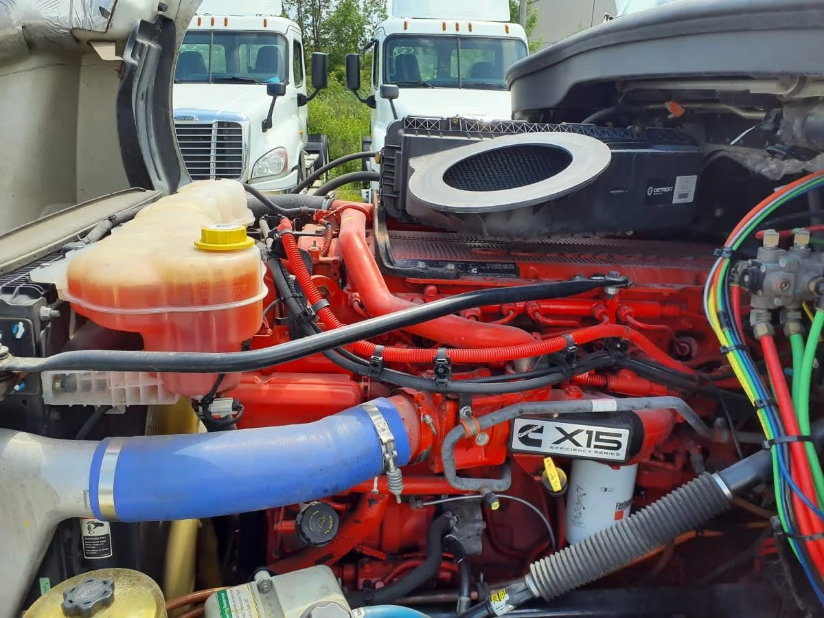 2019 Freightliner Cascadia in Indianapolis, IN — photo 9