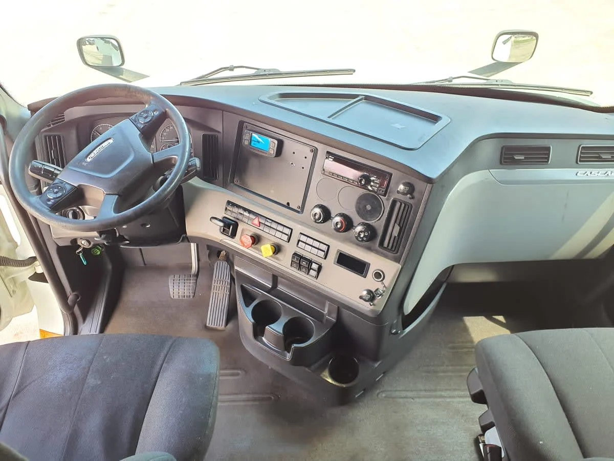 2019 Freightliner Cascadia in Indianapolis, IN — photo 10