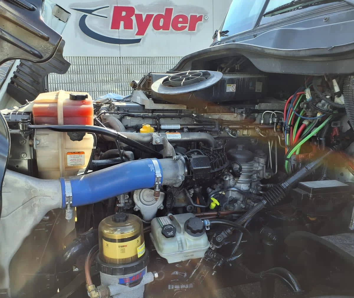 2020 Freightliner Cascadia - image 9