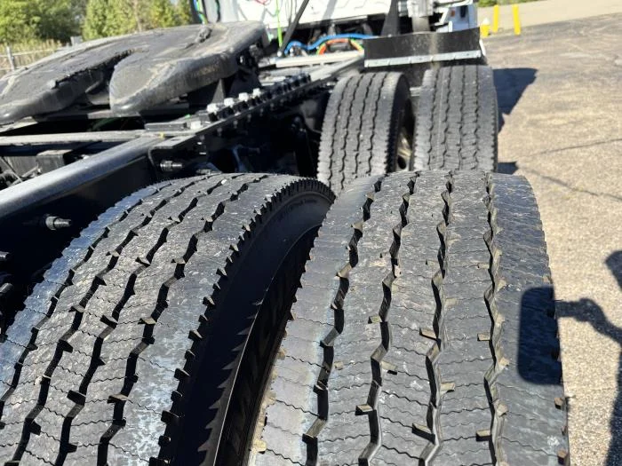 2026 International LT - image 13