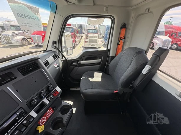 2024 Kenworth T680 in Salt Lake City, UT — photo 13