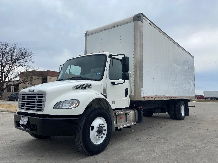 2021 Freightliner M2 106 - image 3