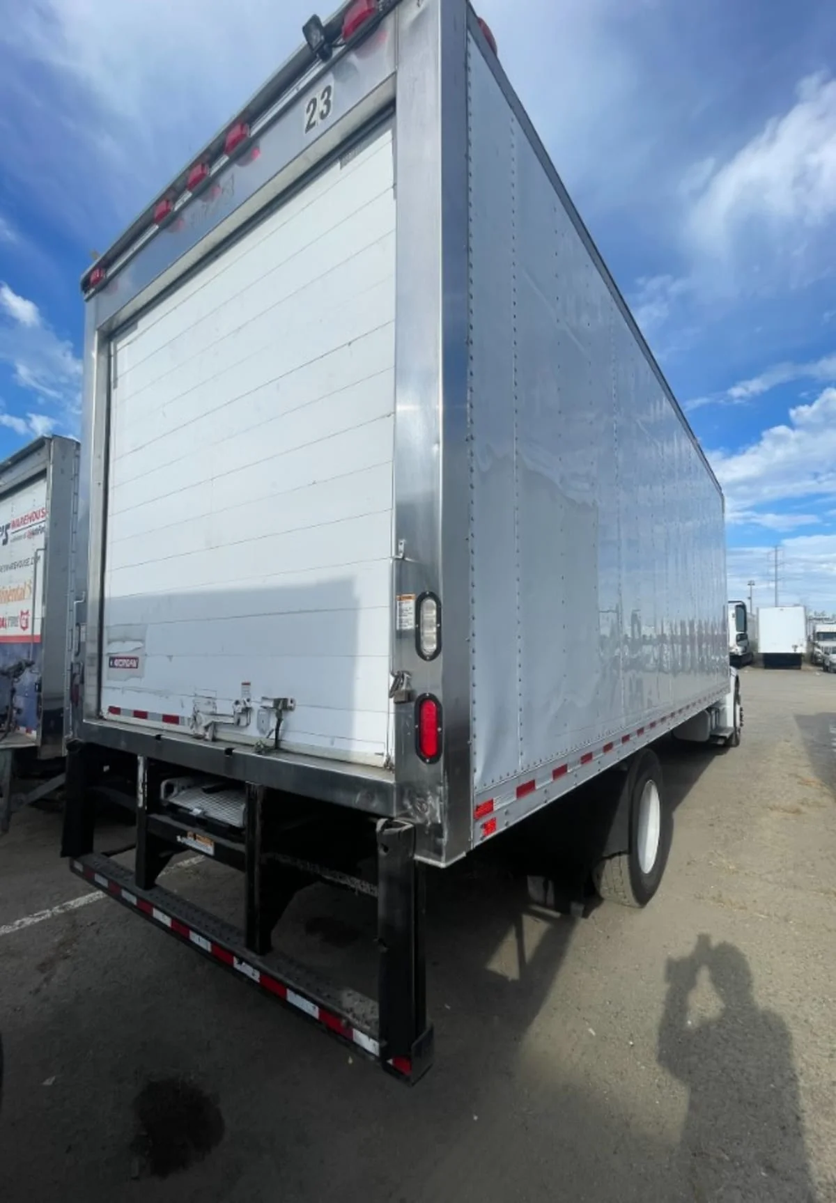 2016 Freightliner M2 106 - image 4