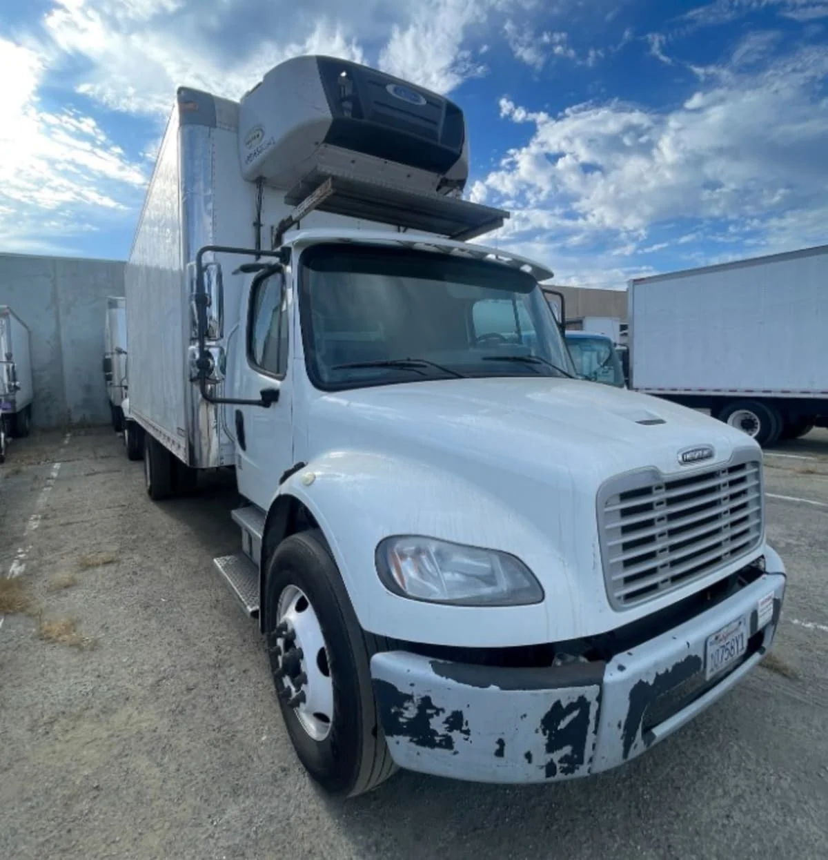 2016 Freightliner M2 106 - image 3