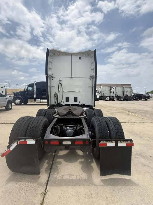 2021 Peterbilt 579 in Laredo, TX — photo 6