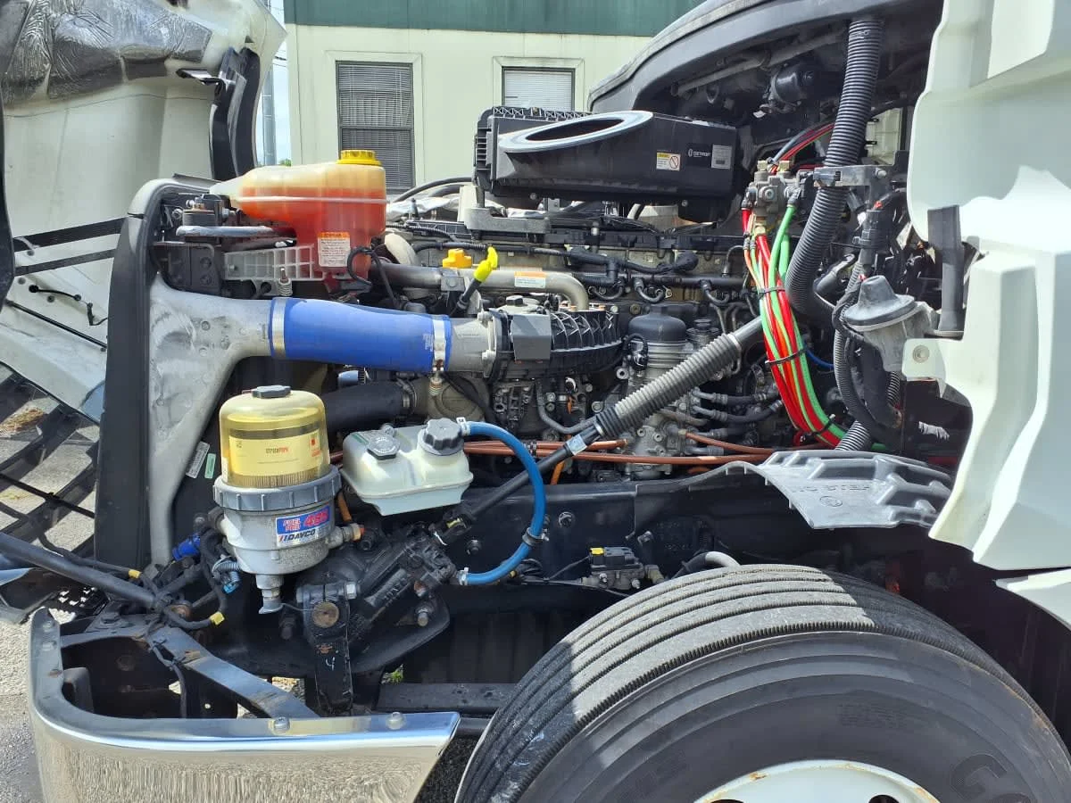 2020 Freightliner Cascadia in Knoxville, TN — photo 8