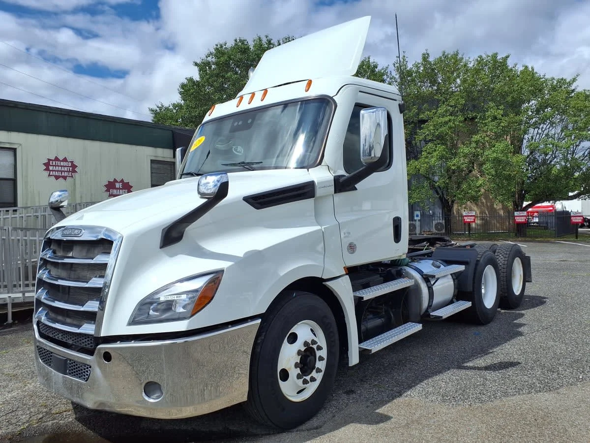 2020 Freightliner Cascadia in Knoxville, TN