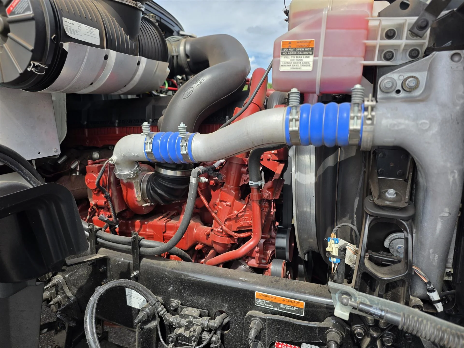 2024 Mack Granite - image 12