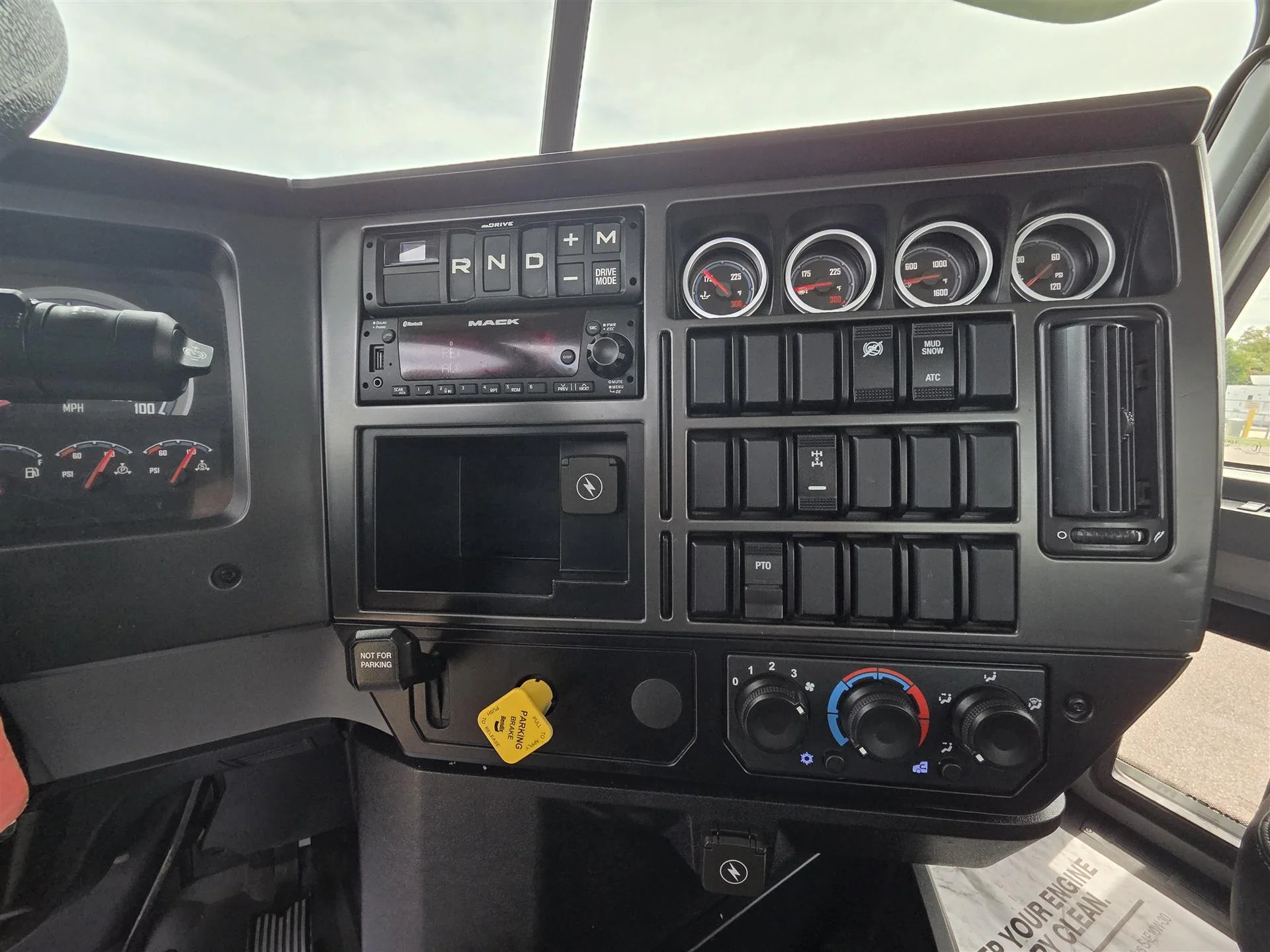 2024 Mack Granite - image 24