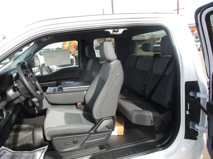 2025 Ford F-550 — photo 11