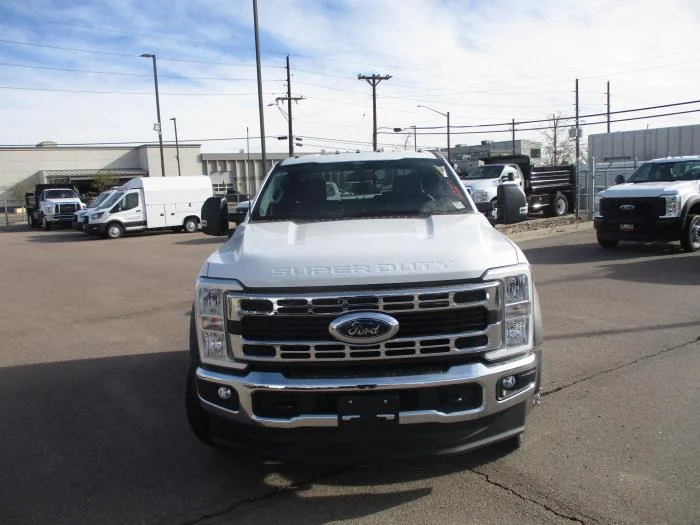 2025 Ford F-550 — photo 3