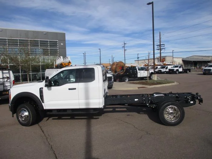 2025 Ford F-550 — photo 9