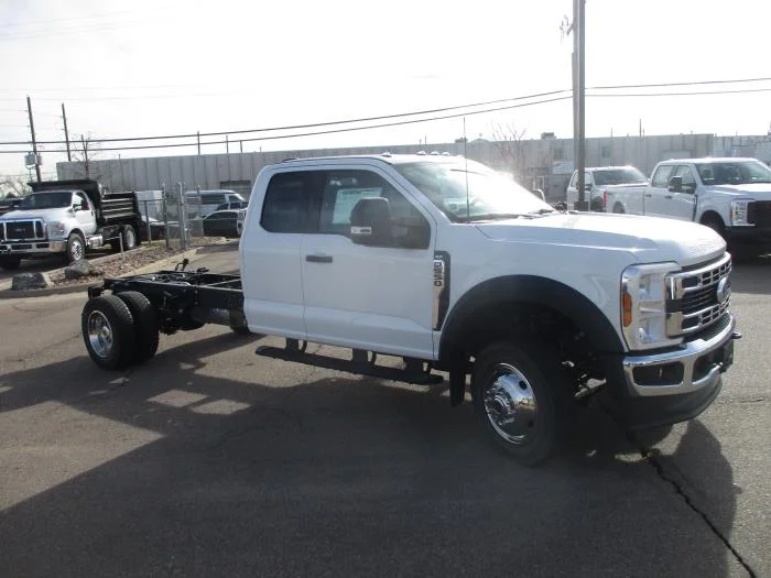 2025 Ford F-550 — photo 4