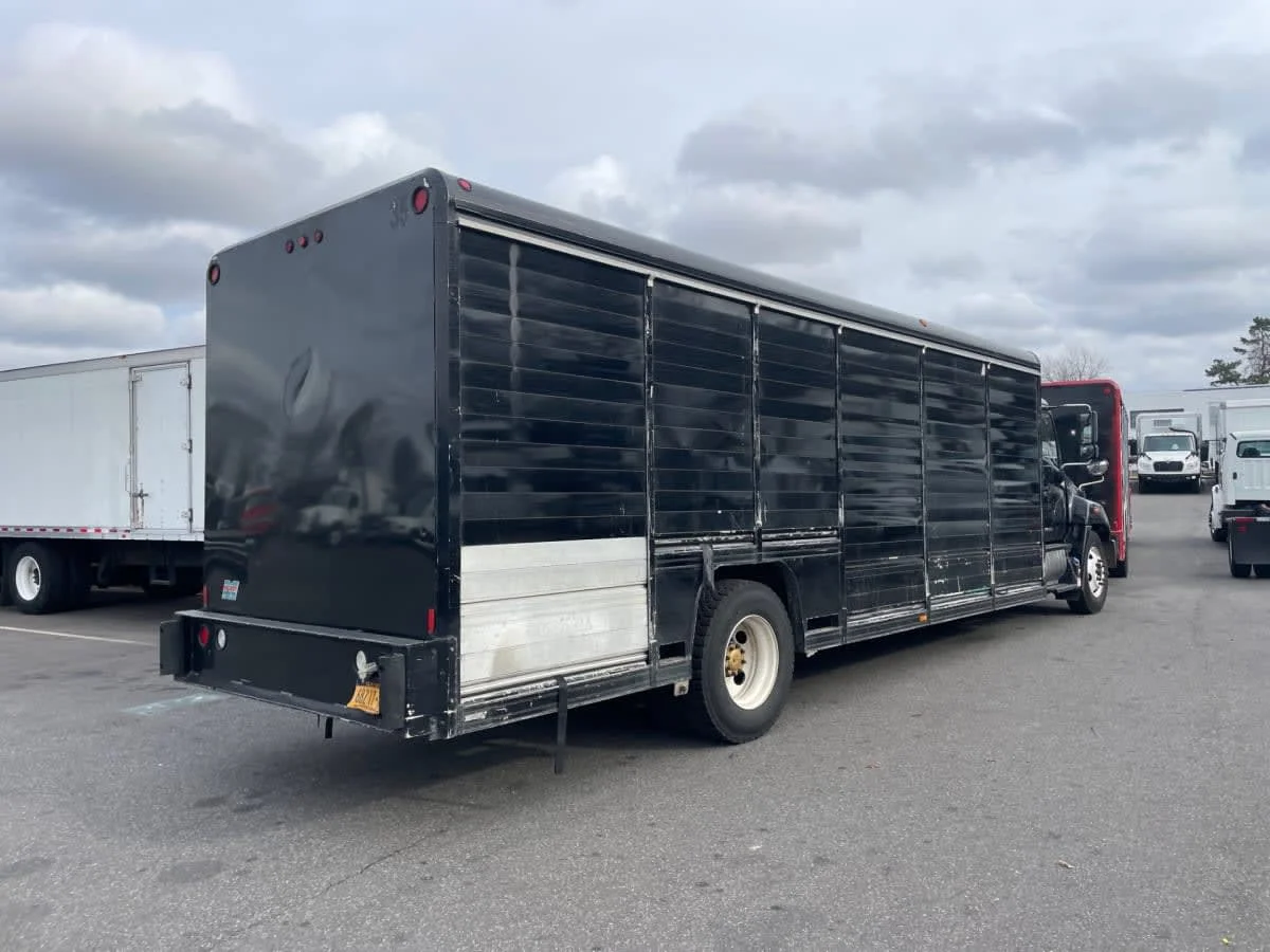 2015 Hino 338 in Farmingdale, NY — photo 4