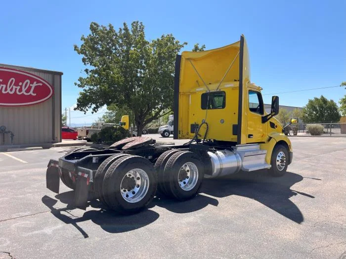 2021 Peterbilt 579 in Albuquerque, NM — photo 5