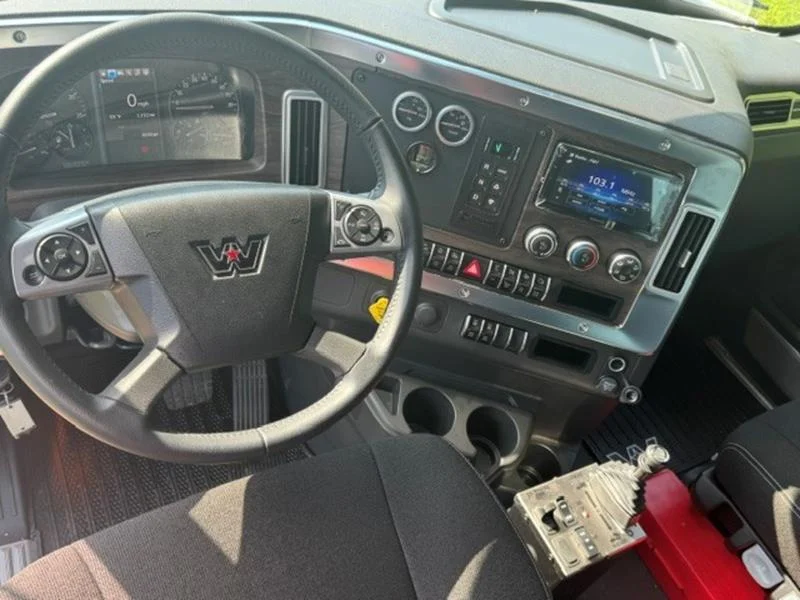 2026 Western Star — photo 6