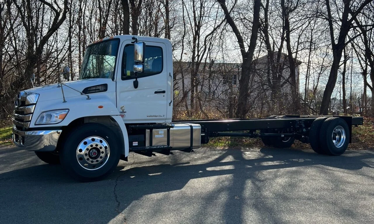 2025 Hino L7 in Elmira, NY — photo 4