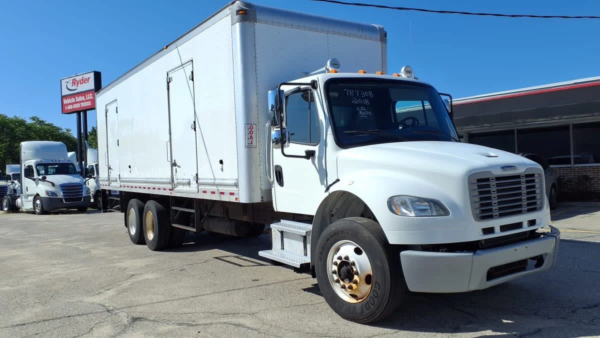 2018 Freightliner M2 106 in Warwick, RI — photo 3