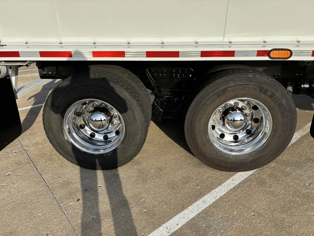 2023 Freightliner M2 106 — photo 11