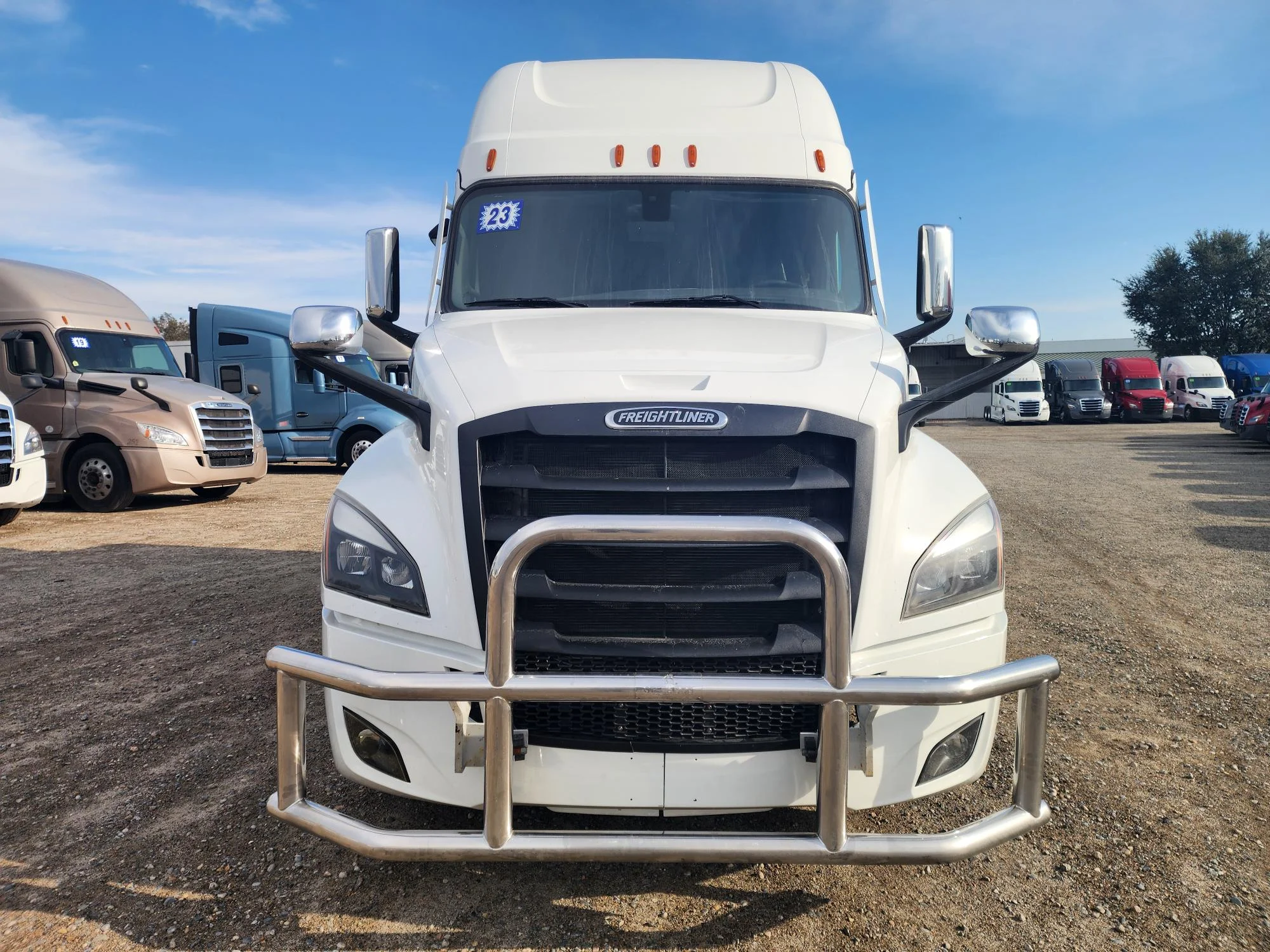 2023 Freightliner Cascadia in Fresno, CA — photo 2