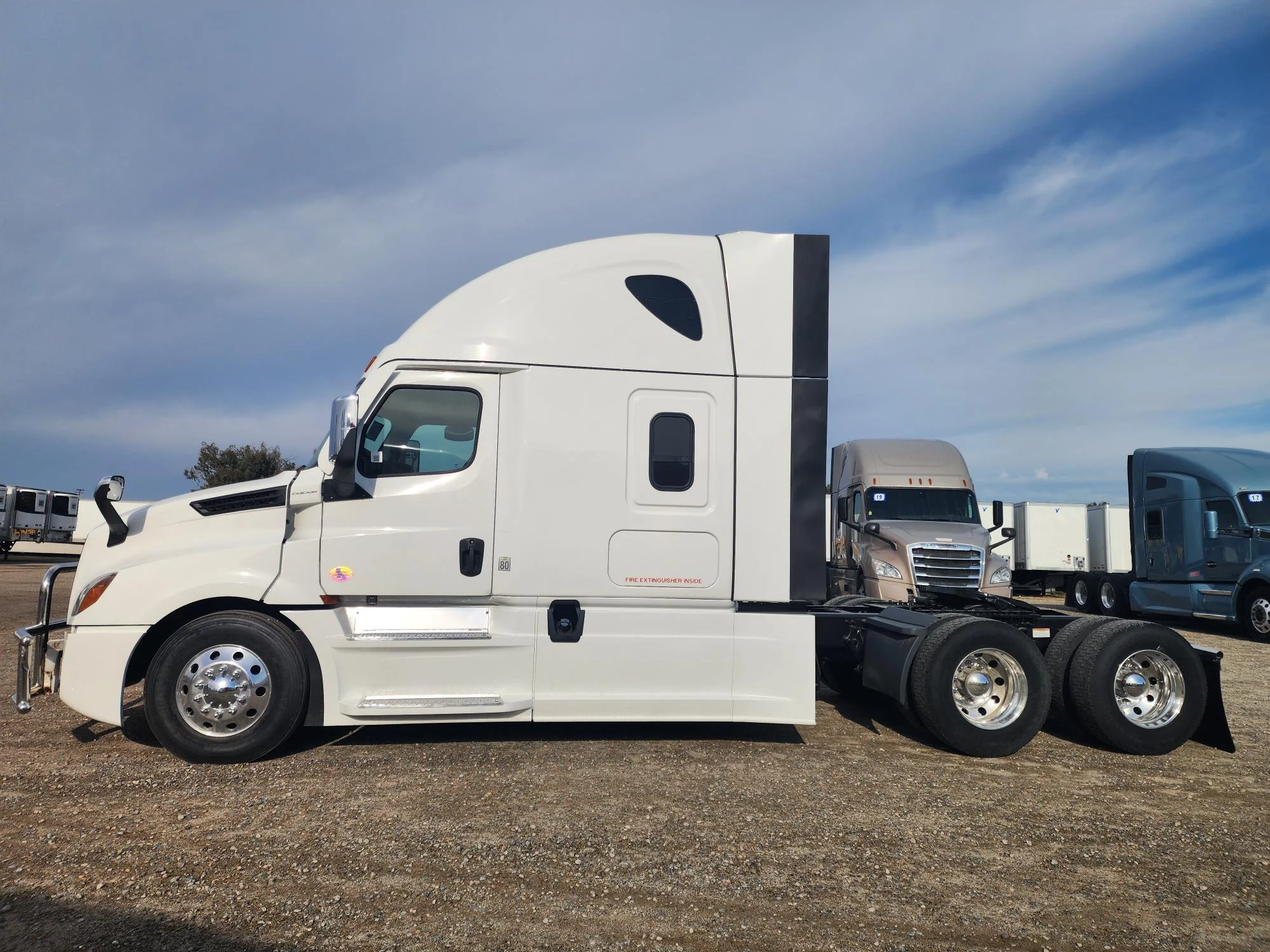 2023 Freightliner Cascadia in Fresno, CA — photo 8
