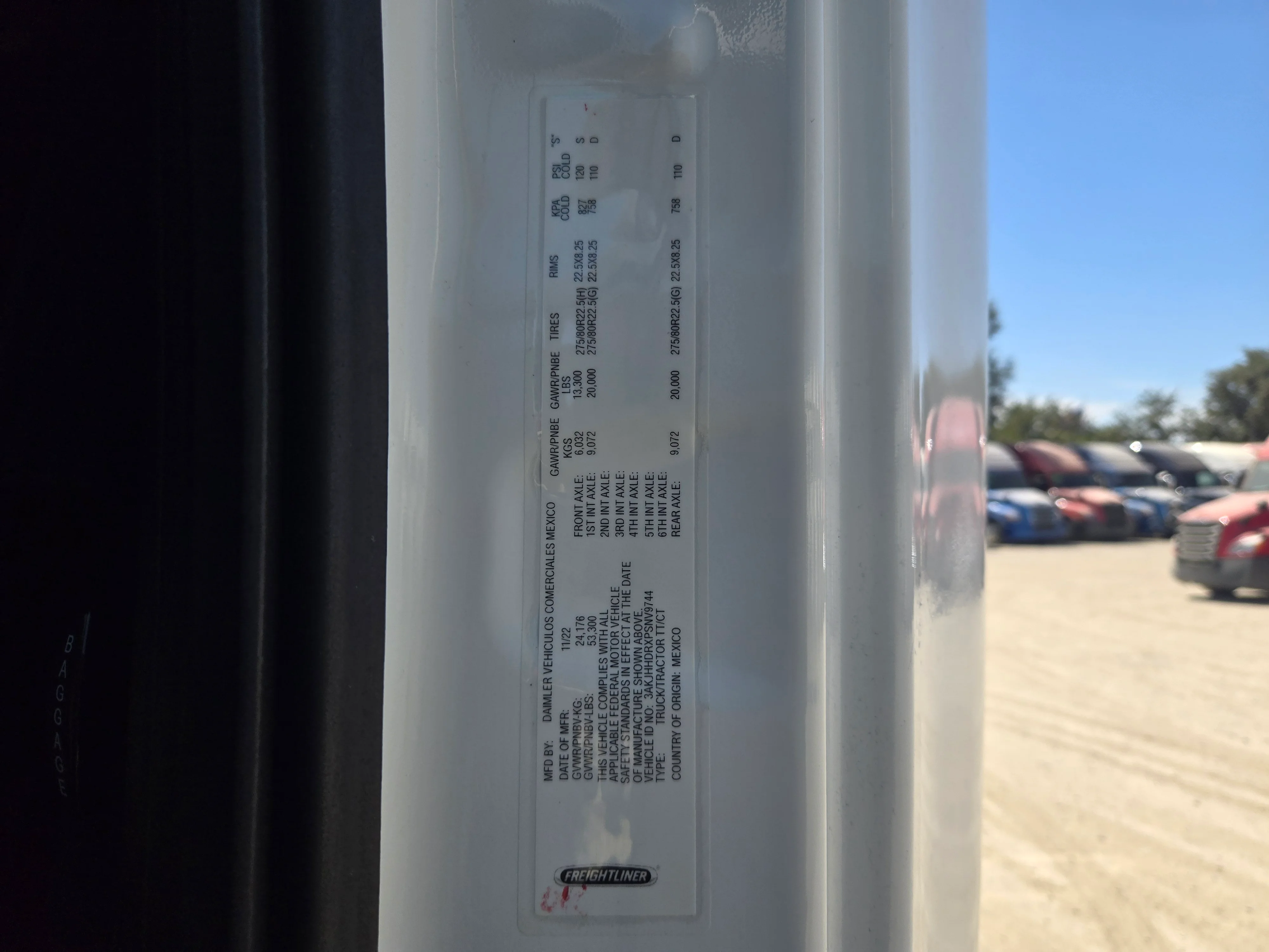 2023 Freightliner Cascadia in Fresno, CA — photo 20