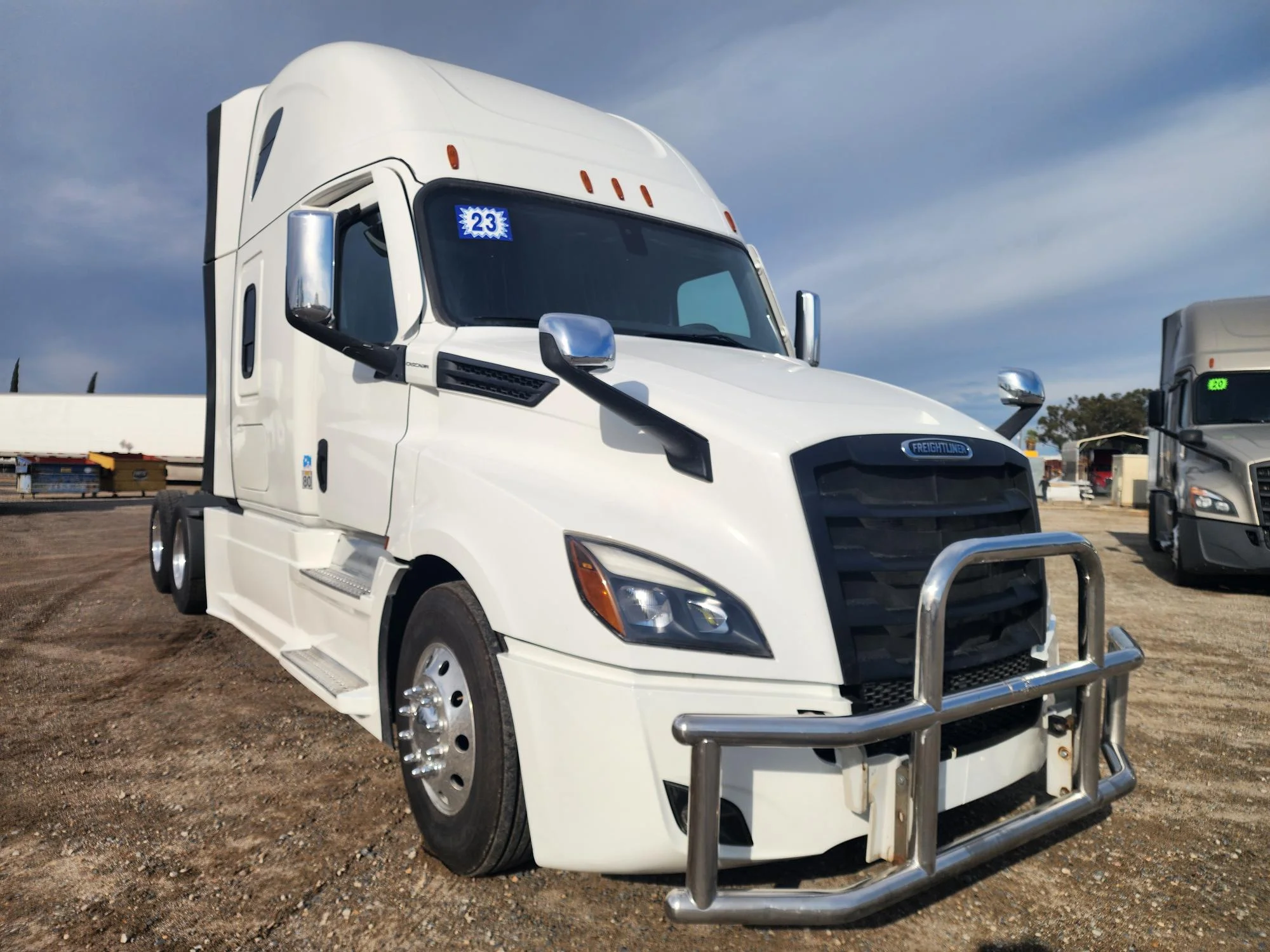 2023 Freightliner Cascadia in Fresno, CA — photo 3