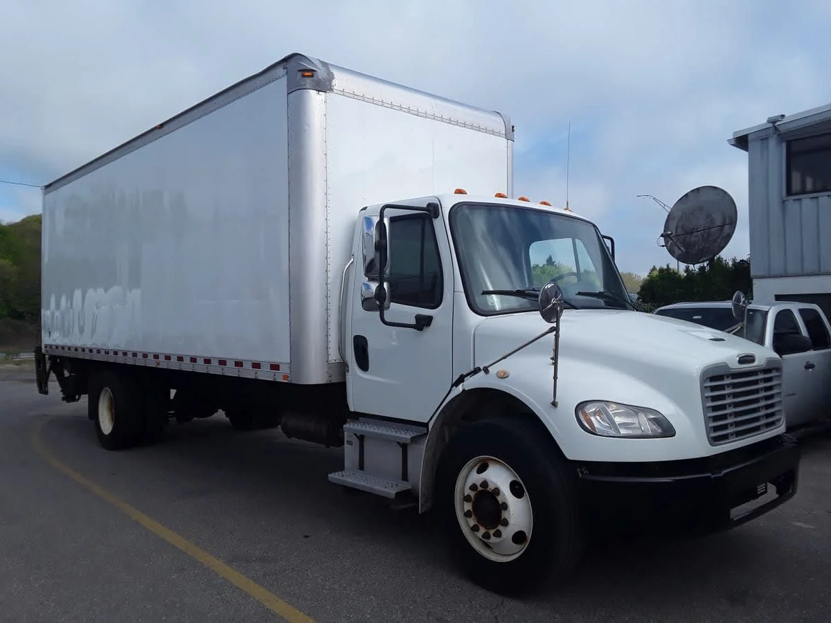 2016 Freightliner M2 106 - image 3