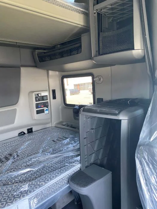 2026 International LT - image 11