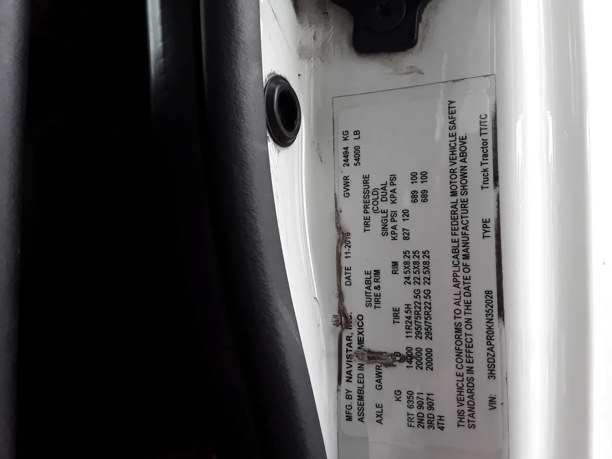2019 International LT in Hilliard, OH — photo 15