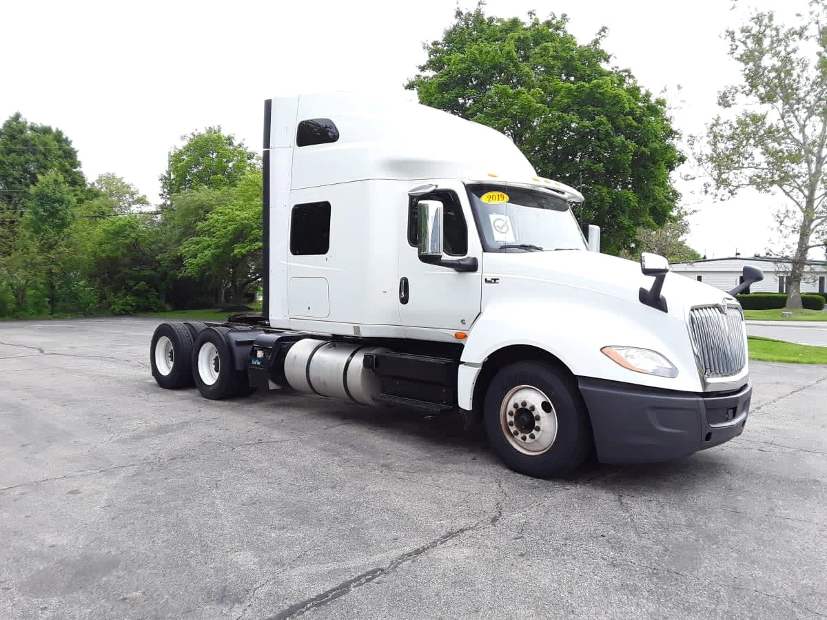 2019 International LT in Hilliard, OH — photo 3