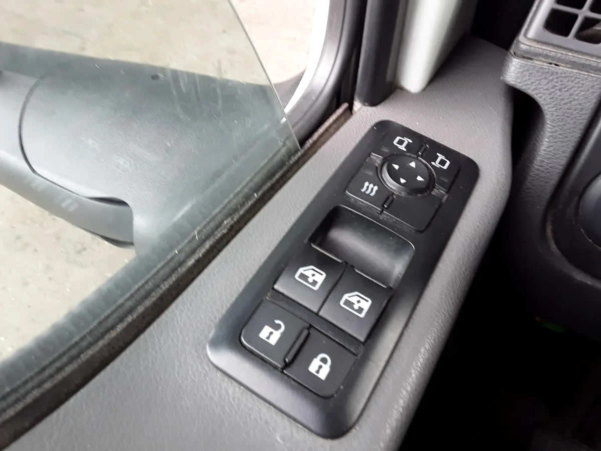 2019 International LT in Hilliard, OH — photo 14