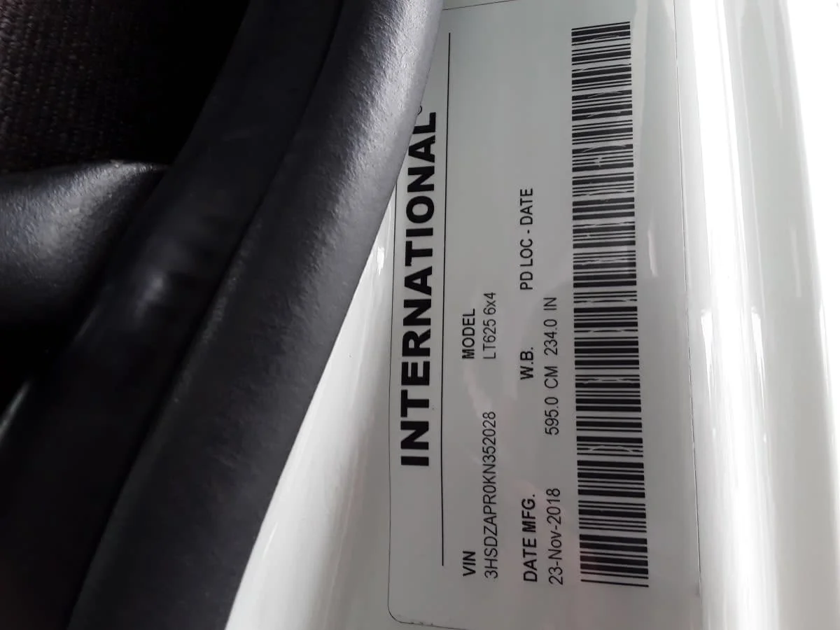 2019 International LT in Hilliard, OH — photo 16